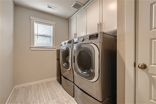 31 Laundry Room.jpg